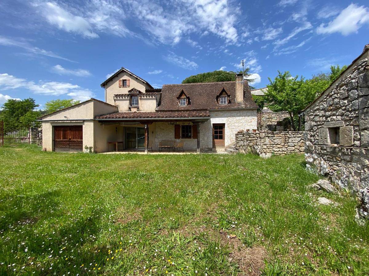Three-Bedroom House in Tour-de-Faure, Quercy