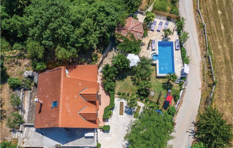 Gemütliche 154 m² große Wohnung mit Pool und Terrasse in der Nähe des Flusses Matica in Imotski, Makarska Riviera
