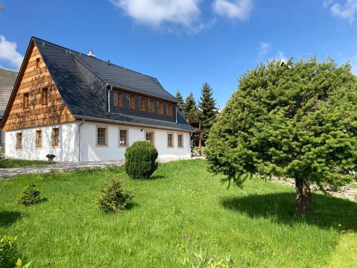 Ferienhaus für 6 Personen, mit Balkon und Terrasse sowie Garten und Sauna