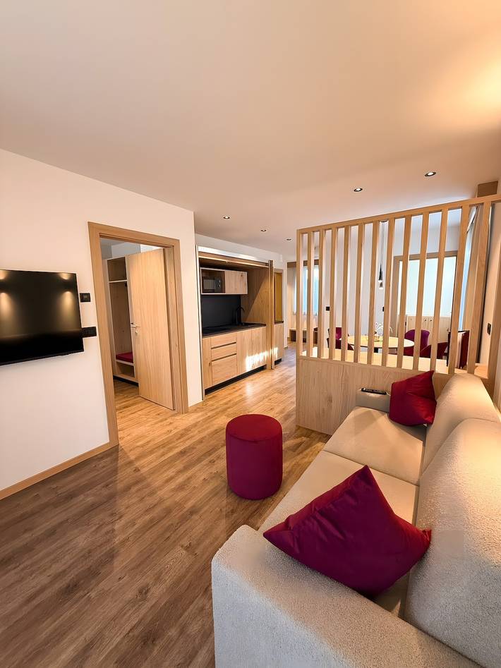 Ganze Wohnung, Ferienwohnung im Hotel and Residences Theresia mit Bergblick und privater Terrasse in Stubaier Alpen, St. Leonhard in Passeier