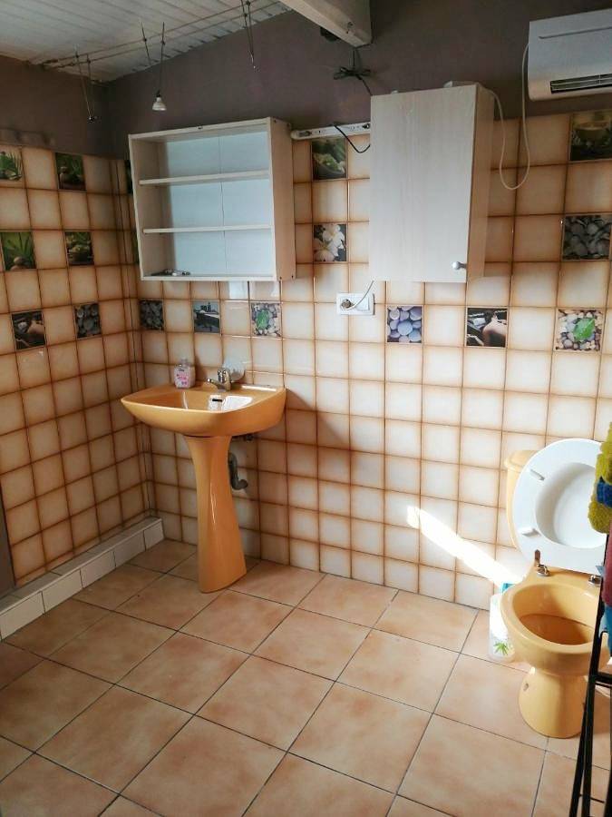 Appartement entier, One-Bedroom Apartment in Avignon, Vaucluse