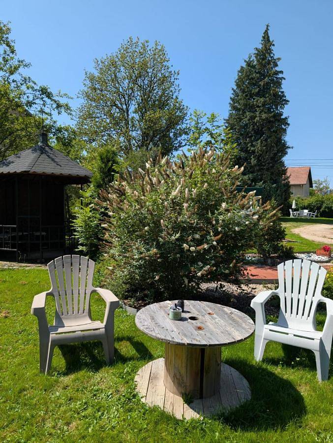 Gîte pour 4 personnes, avec terrasse ainsi que jardin et jacuzzi à La Chapelle-aux-Bois - 2