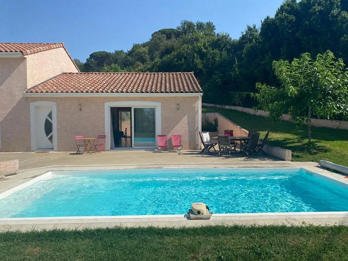 Maison de vacances pour 6 personnes, avec terrasse et jardin ainsi que piscine et vue - 1