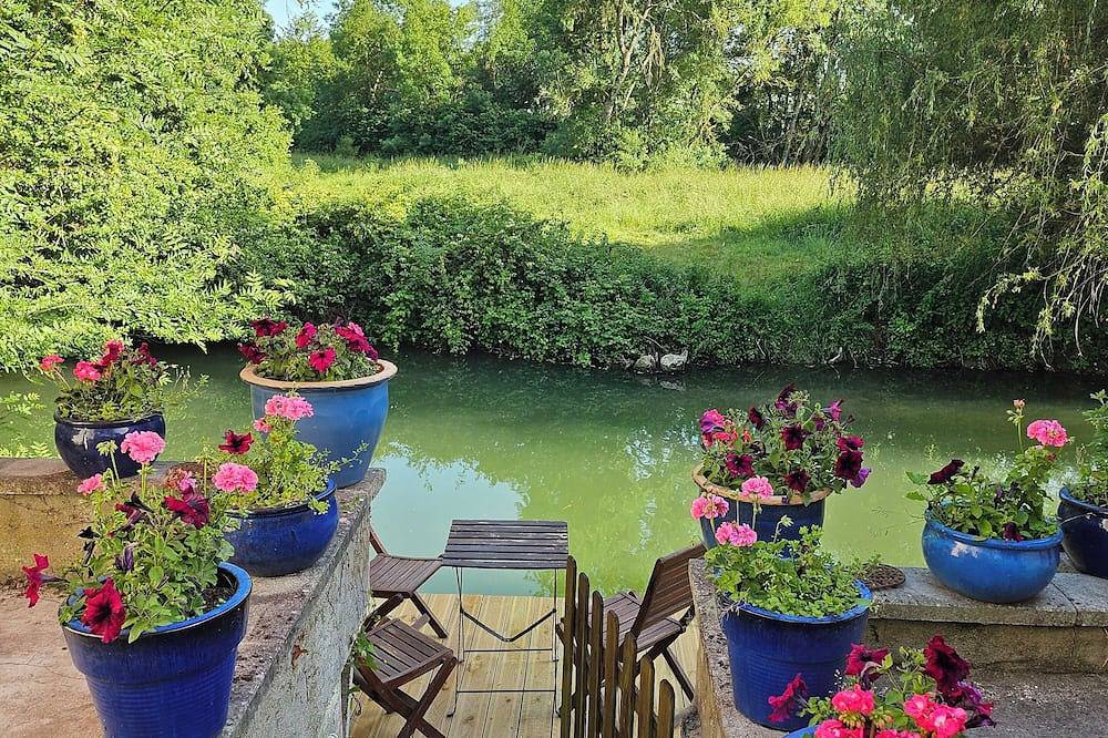 Reflections of the Indre in Loches, Loches region