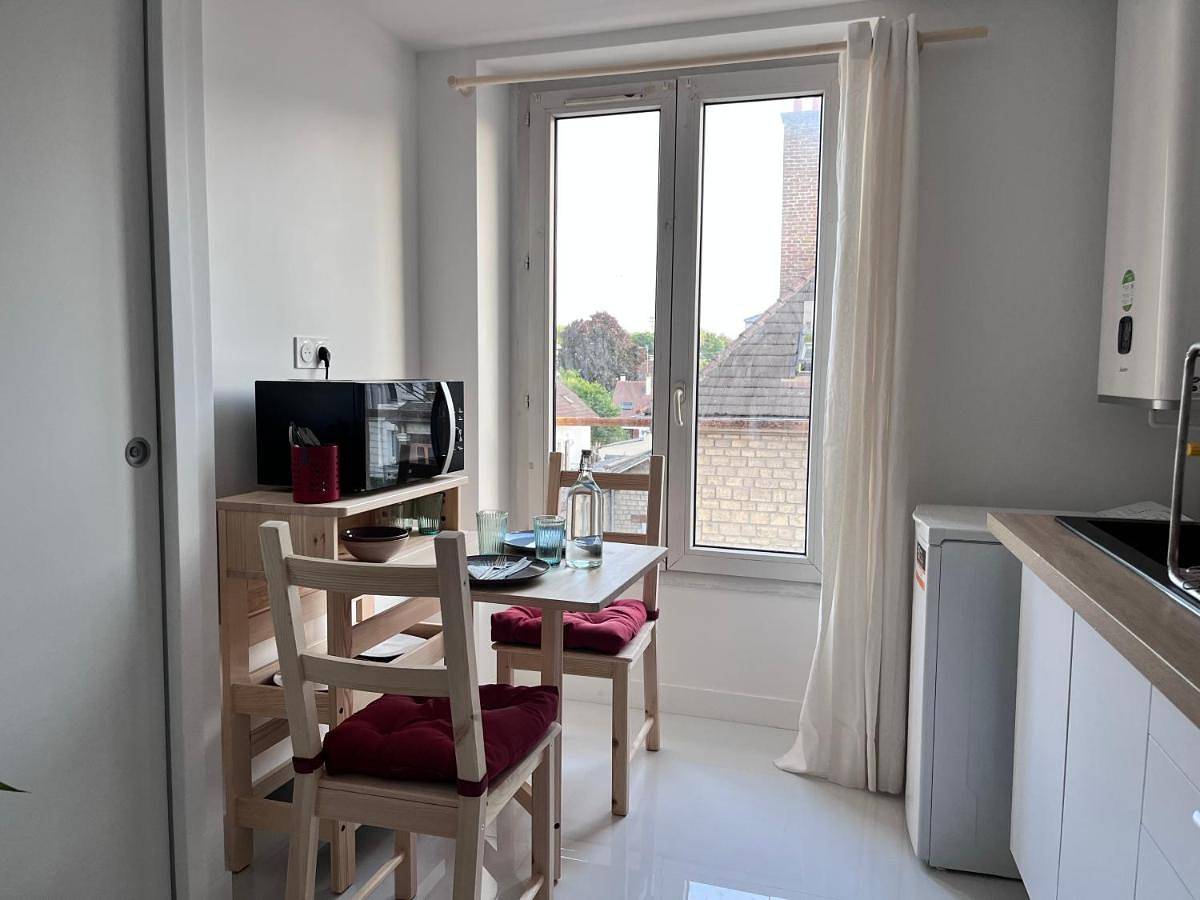 Appartement entier, One-Bedroom Apartment in Saint-Ouen-l'Aumône, Val-d'Oise