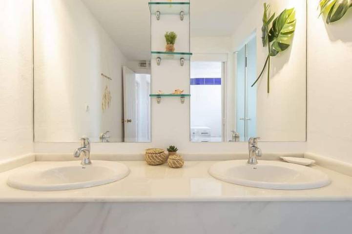 Hel lejlighed, Puerto Banus Opq in Medina Gardens, Marbella