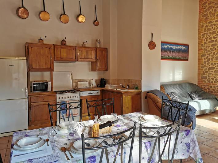 66G123109 in Vingrau, Mediterranean Coast (France)