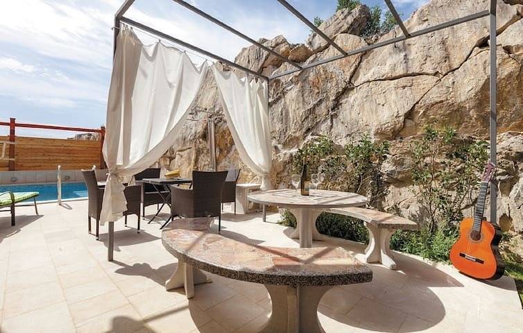Luxury villa Liberta near Split, private pool in Podstrana, Condado de Split-Dalmacia