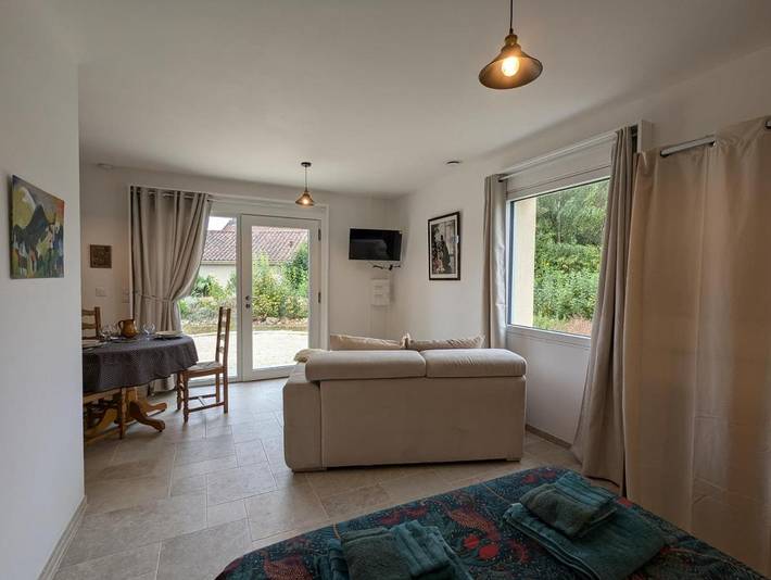 Gîte pour 2 personnes, avec jardin et vue dans Baignes - 3