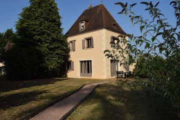 Gîte pour 6 personnes, avec jardin et terrasse à Salon (Dordogne)