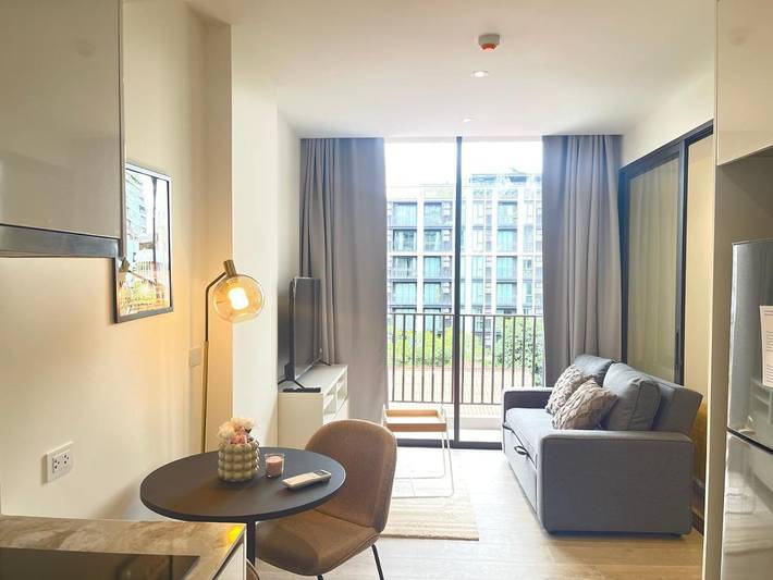 Location de vacances pour 2 personnes, avec jacuzzi et piscine ainsi que sauna et terrasse à Bangkok