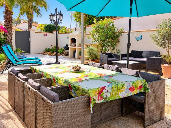 Villa  Bord De Mer* chez roselyne* courses et plage à pied* jardin privé, parking,  Wi-Fi in Saint-Cyprien-Plage, Saint-Cyprien