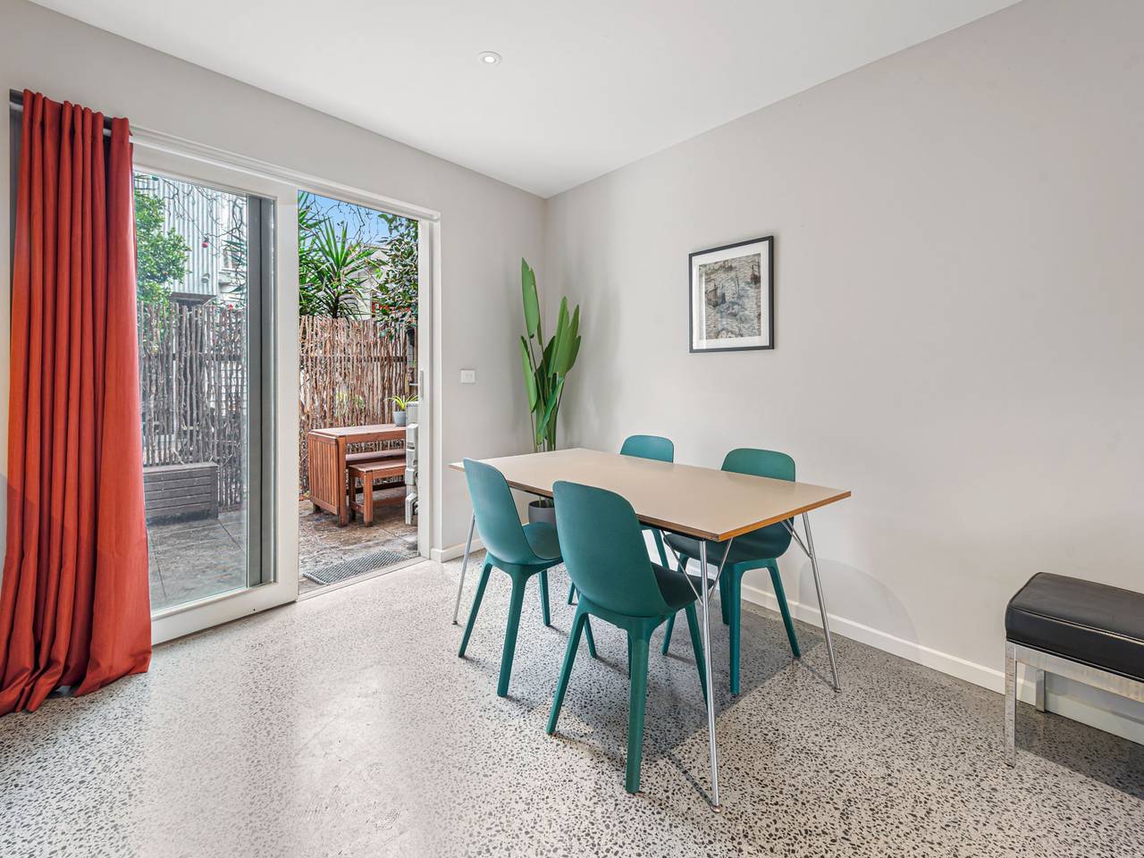 Entire apartment, Convenient Bayside Living at the Edge of the City in Port Melbourne, Melbourne