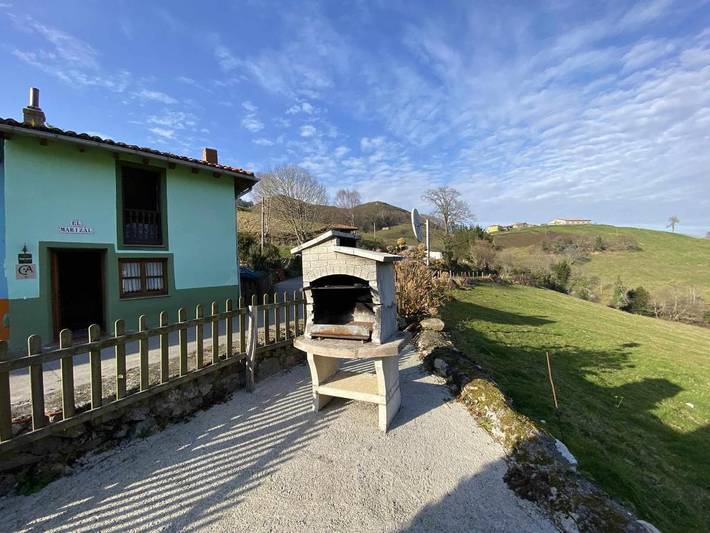 Casa rural para 3 personas, con vistas además de jardín y terraza en Parres - 3