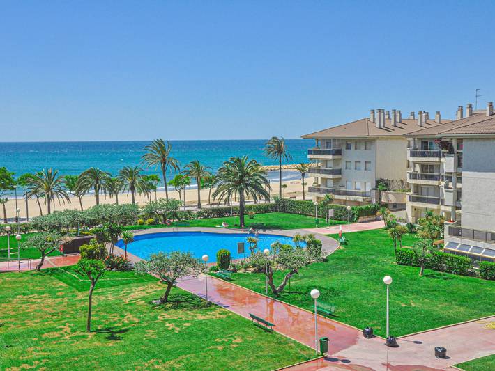Entire apartment, Apartment by the sea in Cambrils with air conditioning in Cambrils, Costa Dorada