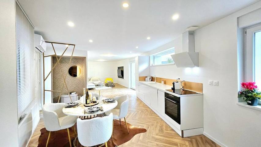 Location de vacances pour 6 personnes, avec terrasse et jardin à Bennwihr