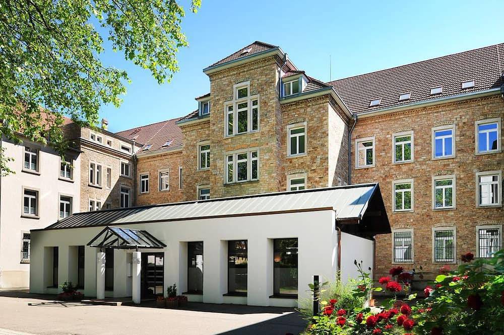 Ganze Wohnung, Zweibettzimmer mit Dusche und Wc in Rastatt, Nordschwarzwald