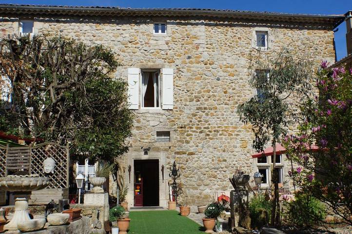 Hôtel pour 2 personnes, avec terrasse ainsi que vue et jardin