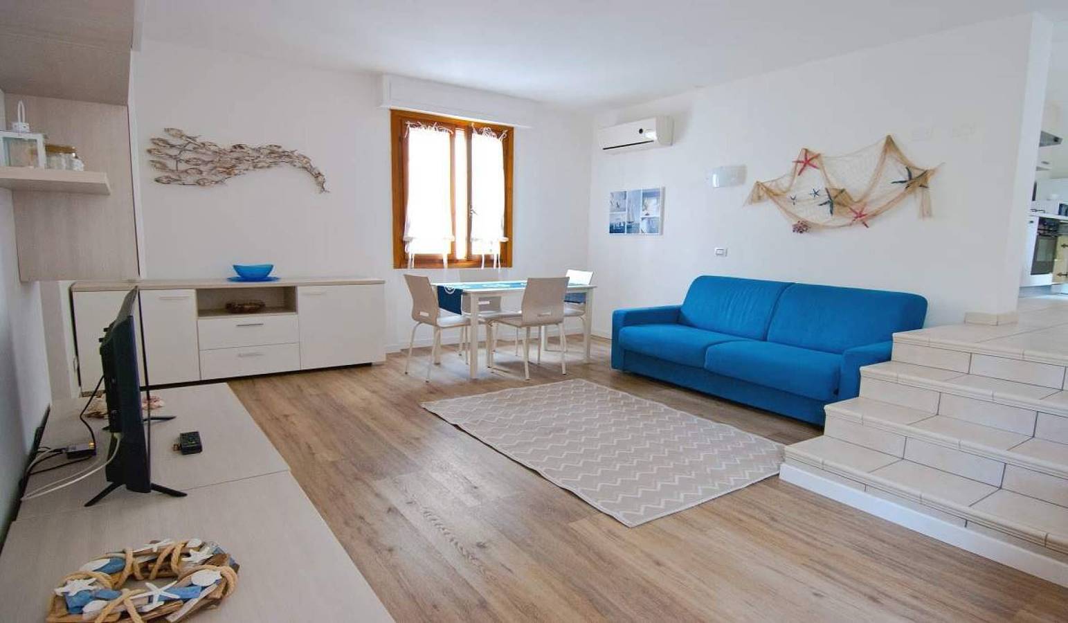 Entire holiday apartment, Acquazzurra in Spiaggia di Marina di Campo, Marina di Campo