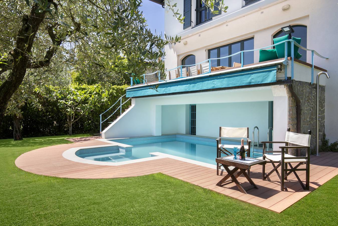 Villa Art with Private Pool in San Felice del Benaco, Prealpi Gardesane