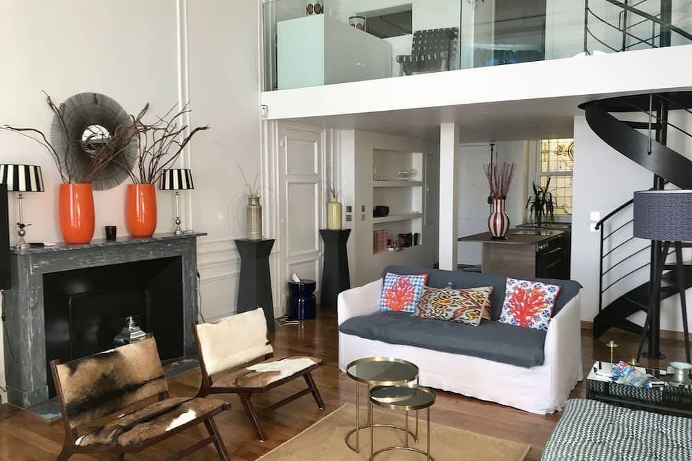 Entire apartment, Luxury Riviera Palace - 180 ° Sea & Monaco view in Beausoleil, Nice region