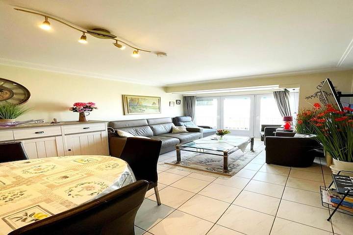 Ferienwohnung für 6 Personen, mit Balkon und Terrasse in Belgien