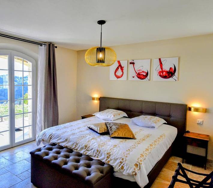 Chambre d’hôte pour 2 personnes, avec piscine ainsi que vue et jardin à Callian - 4