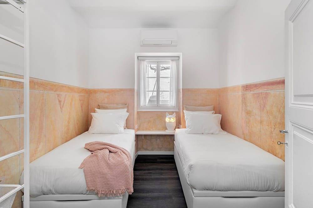 Apartamento inteiro, Histórico & Moderno · Charme & Alma Alentejana · Conforto no Coração Histórico in Évora, Distrito de Évora