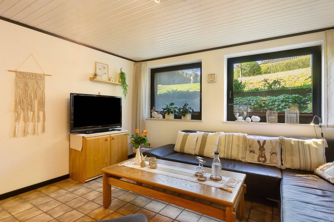 Ganze Wohnung, Ferienwohnung 'Stork' mit Gemeinschaftsgarten in Körbecke, Möhnesee