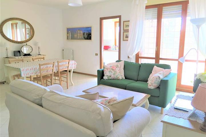 Gîte pour 4 personnes, avec balcon dans La Storta