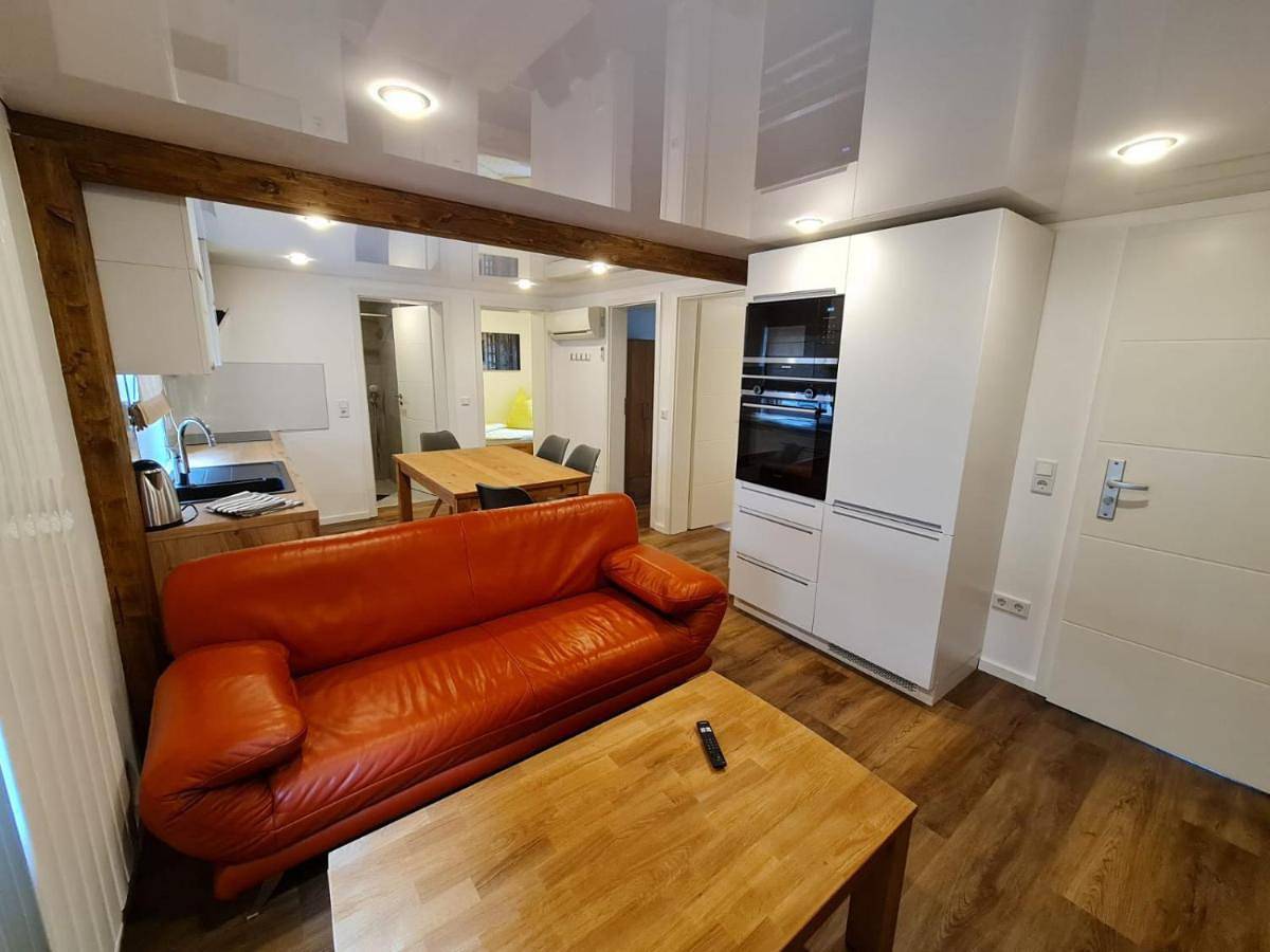 Ganze Wohnung, Three-Bedroom Apartment in Rödermark, Landkreis Offenbach
