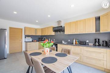 Gîte pour 6 Personnes dans Crêches-sur-Saône, Région de Mâcon, Photo 2