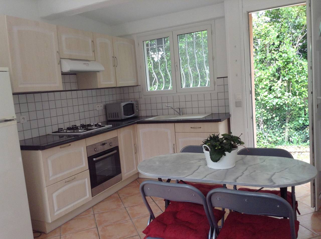 Ganze Wohnung, Charmantes Apartment in Le Muy mit Terrasse und Garten in Le Muy, Draguignan Region