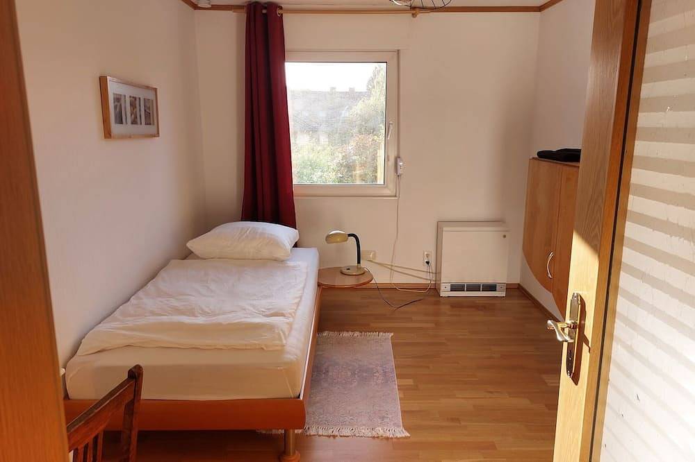 Ganze Wohnung, Ferienwohnung haus-elsa-bochum, 2-9Pers, 4 Zi, 130qm, gr. Terrasse, Ez Aufpreis in Weitmar, Bochum