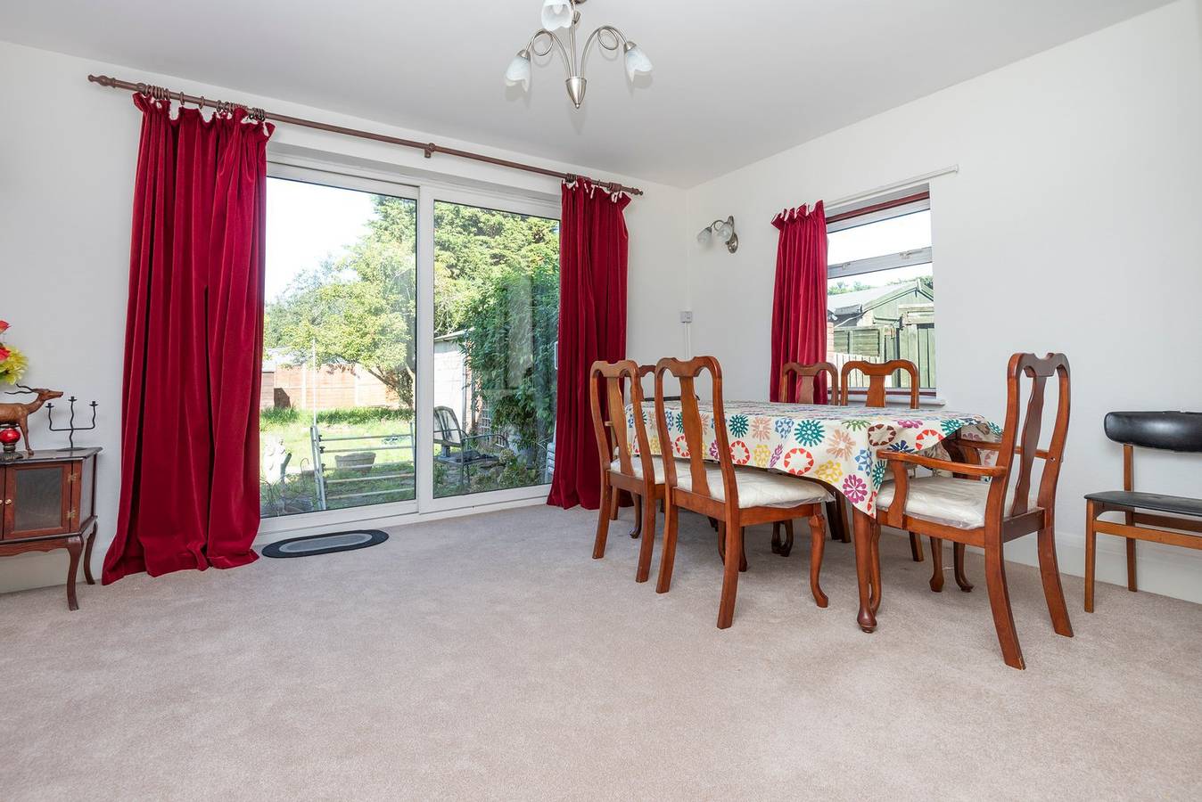 Lovely home in Ilford with parking in Redbridge, London