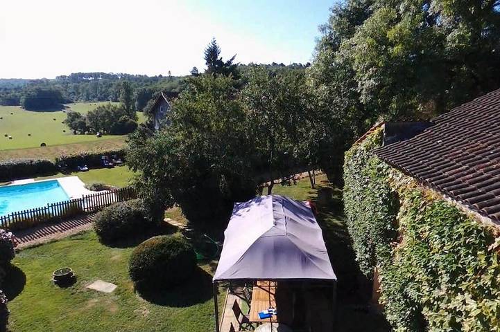 Gîte pour 23 personnes, avec jardin à Veyrines-de-Vergt