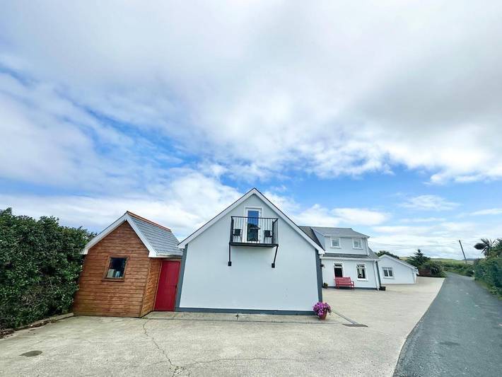 B&b for 5 people, with view and garden as well as balcony in County Donegal