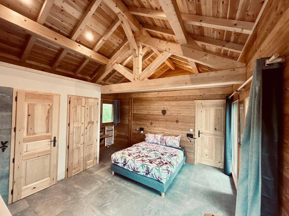 Gîte Chalet La Vie Sauvage in Château-Ville-Vieille, Queyras