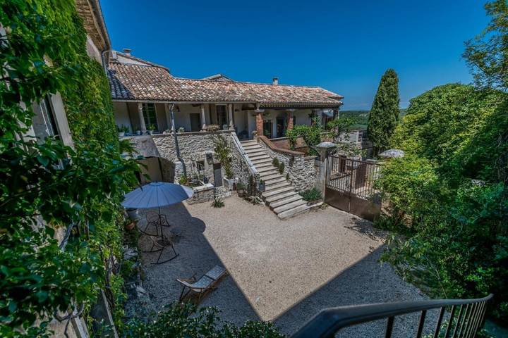 Maison d’hôte pour 2 personnes, avec vue ainsi que piscine et jardin, animaux acceptés à Lussan - 3