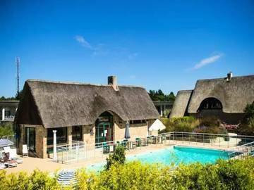 Gîte pour 4 personnes, avec piscine ainsi que terrasse et jardin, animaux acceptés à Saint-André-des-Eaux