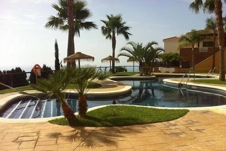 Villa voor 6 personen, with zwembad and balkon as well as tuin, met huisdier in Almuñecar
