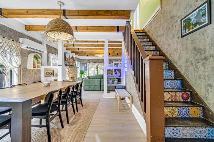 Chalet para 20 personas, con piscina además de jardín y jacuzzi, Se admiten mascotas en Miami