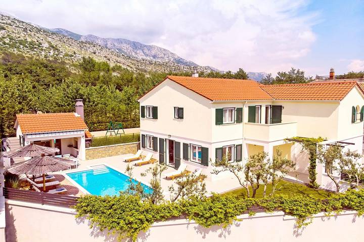 Villa for 10 personer med balkon/terrasse in Naklice, Split-Dalmatien