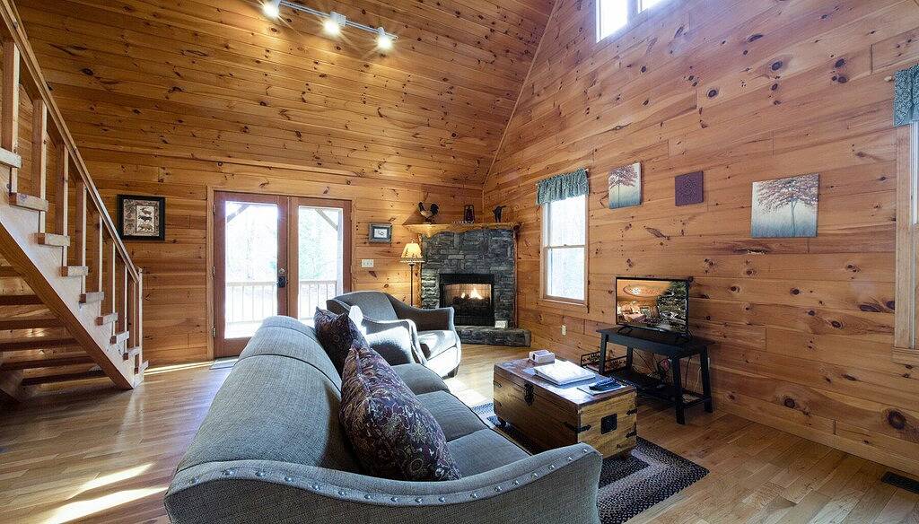 Perfect Romantic Getaway, New Hot Tub, Fire Pit in Chattahoochee National Forest