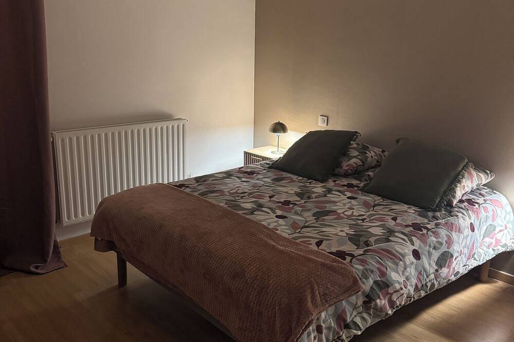 Entire apartment, La parenthèse. 2 bedrooms. 75m2 in Pamiers, Ariège
