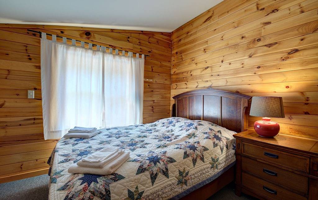 2 Lakefront Cabins auf 1. 3 Morgen. Cayuga Cabins - Finger Lakes, in der Nähe von Ithaca in Cayuga Lake