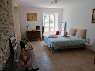 Cottage pour 2 personnes, avec jardin et terrasse ainsi que vue et piscine à Saint-Hippolyte-du-Fort