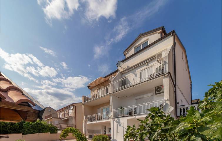 Ganze Ferienwohnung, Gemütliche Ferienwohnung mit Meerblick und Terrasse in der Nähe von Novi Vinodolski in Novi Vinodolski, Primorje-Gorski Kotar