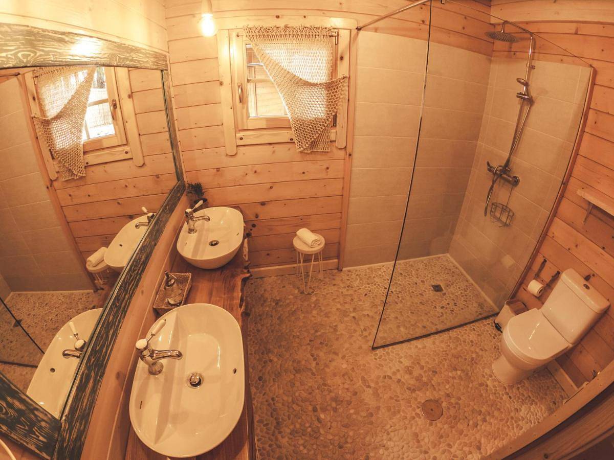 Cabanas da Ría in Lires, Cee