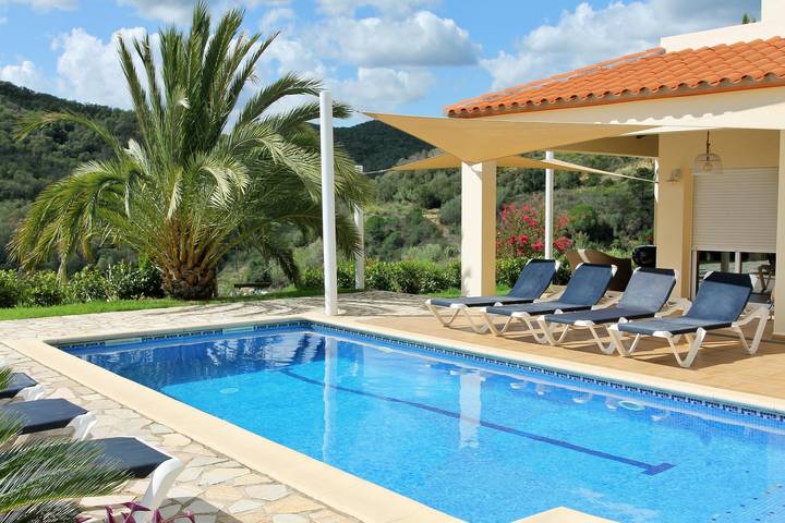 Chalet para 8 personas, con piscina además de terraza y jardín en Provincia de Gerona - 2